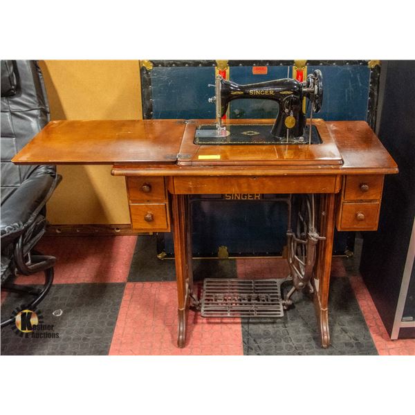 ANTIQUE SINGER TREADLE SEWING MACHINE IN CABINET