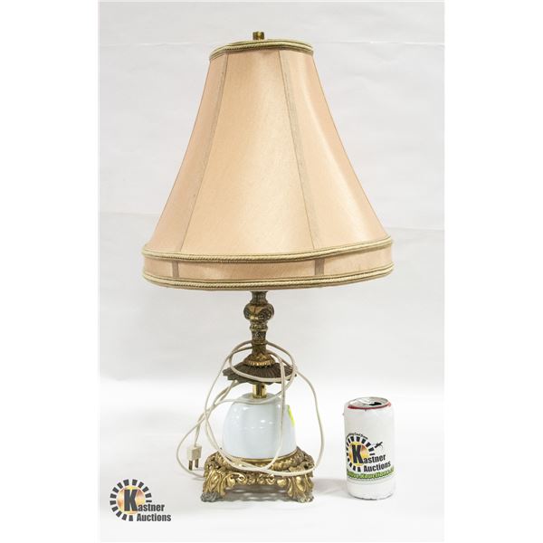 SMALL BRASS LAMP H-24.5"