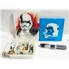 Image 1 : BOX WITH STAR WARS COLLECTIBLES - 2 CANVAS