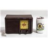 Image 1 : SMALL PHILCO BAKELITE TUBE RADIO TURNS ON