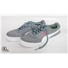Image 1 : PAIR OF GREY PUMA SHOES - LADIES SIZE 6