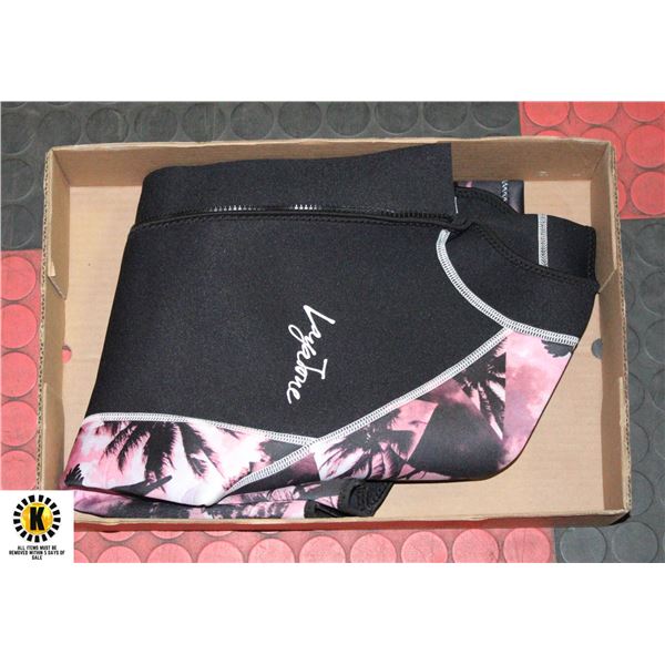 LAYATONE LADIES WET JACKET SMALL UNUSED