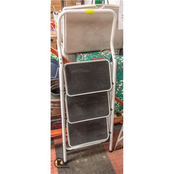 3 STEP FOLDING METAL LADDER