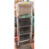 Image 1 : 3 STEP FOLDING METAL LADDER
