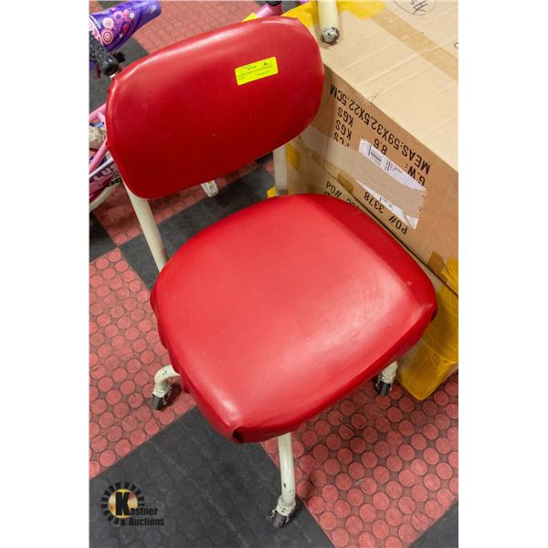 VINTAGE CURTIS OFFICE CHAIR RED & WHITE