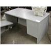 Image 1 : 60" Gray Laminate Desk with Return