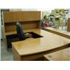 Image 1 : 6' Executive U-Shape Desk w/ Hutch - Maple