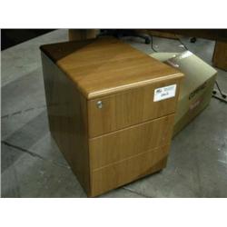 Maple Box/File Mobile Pedestal w/Lock