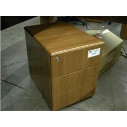 Maple Box/File Mobile Pedestal w/Lock