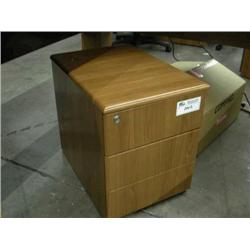 Maple Box/File Mobile Pedestal w/Lock