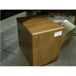 Maple Box/File Mobile Pedestal w/Lock