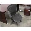 Image 1 : Herman Miller Aeron Chair Size C