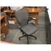 Image 1 : Herman Miller Aeron Chair Size C