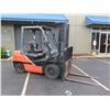 Image 2 : Toyota 8FDU30 Forklift 1680 hours -Runs & Drives See Video (Available for Pick-Up Aug. 4 Afternoon)