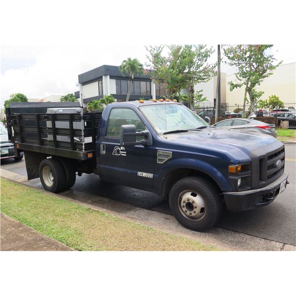 2008 Ford F350 Super Duty Stake-Bed Truck w/ Lift Gate (Starts & Runs See Video)