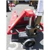 Image 8 : Dayton 2ZE57 Hand Hydraulic Pallet Truck
