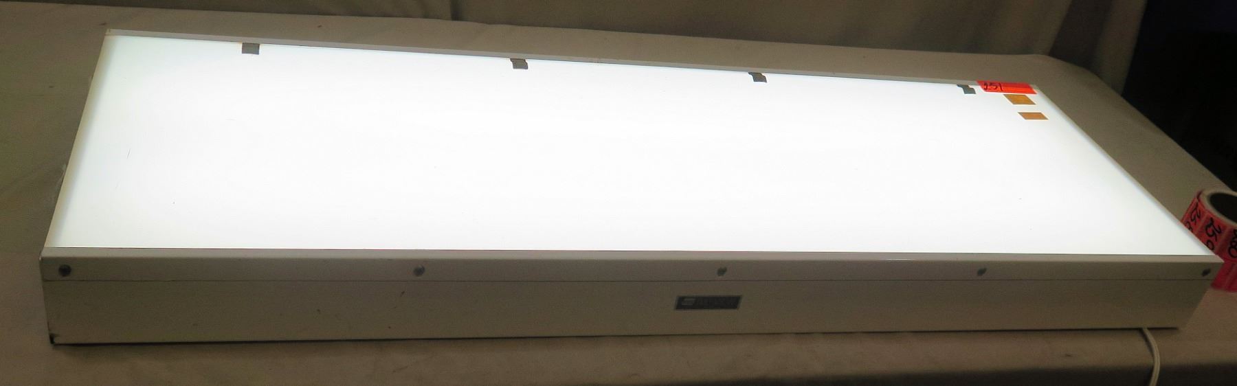 View Light Box Logan Tru-View Light Box - Oahu Auctions