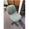 Image 1 : Adjustable Office Chair (Green)