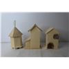 Image 4 : (3) Wooden Bird Houses