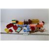 Image 1 : Vintage Plastic Doll House Accessories