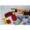 Image 2 : Vintage Plastic Doll House Accessories
