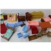 Image 3 : Vintage Plastic Doll House Accessories