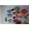 Image 2 : Vintage Plastic Doll House Accessories