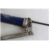 Image 2 : Grease Gun, Saw