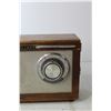 Image 2 : Vintage Wooden Holiday Radio
