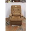 Image 1 : *Power Lift Recliner Chair (Works- Like New) - 32" x 32" x 39"