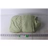 Image 1 : Queen Size Green Sheet Set and Pillow Cases