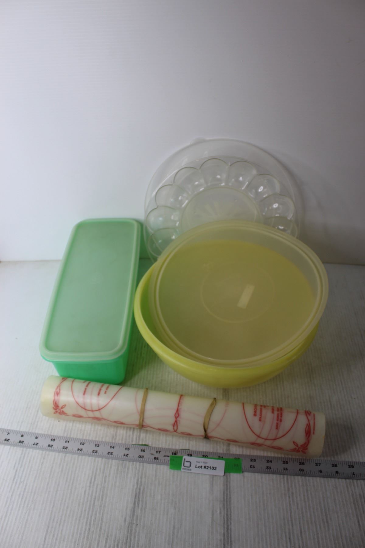 Assorted Tupperware Assorted Tupperware - Bodnarus Auctioneering