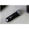 Image 4 : Braun Shaver w/Cleaner & New Blade