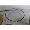 Image 5 : (2) Dishes, (2) Pie Dishes, Pitcher