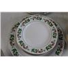Image 3 : 44-Piece Christmas Dinner Plate Set