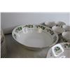Image 6 : 44-Piece Christmas Dinner Plate Set