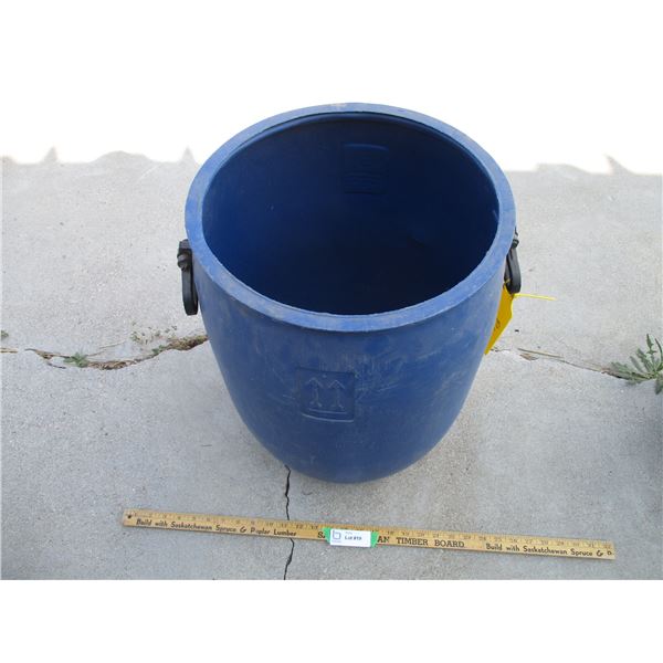 Plastic Barrel w/ Small Hole on Bottom (21" Tall)(Off-Site)