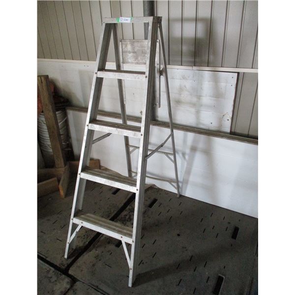 5FT Step Ladder (Off-Site)
