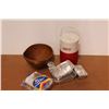 Image 4 : *Igloo Cooler - Wooden Bowl - Foil Pans - Coleman Beverage Cooler