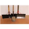 Image 2 : *(2) Metal Snow Shovels - Small Shovel