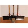 Image 5 : *(2) Metal Snow Shovels - Small Shovel
