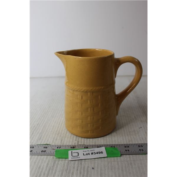 Medalta Pitcher