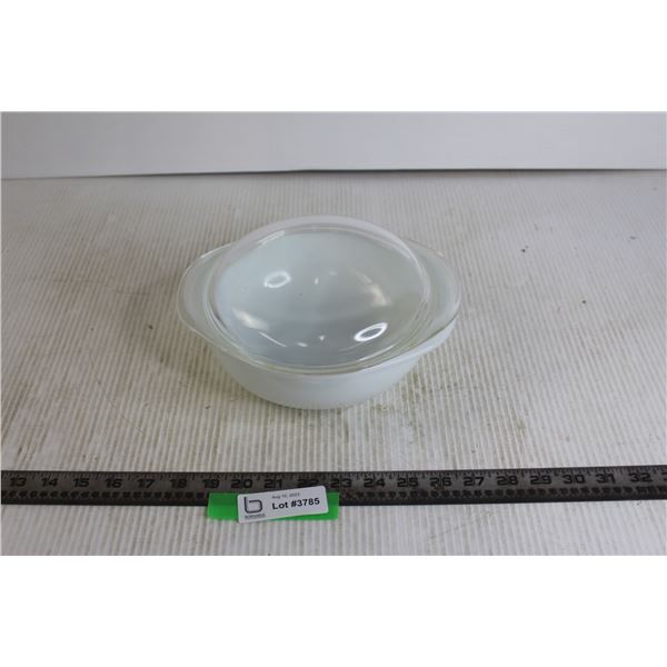 Pyrex 2 Quart Opal Casserole Dish with Lid