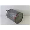 Image 6 : Vintage Gas Can & Oil Can