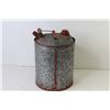 Image 7 : Vintage Gas Can & Oil Can