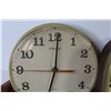 Image 6 : (3) Vintage Wall Clocks (need batteries)