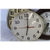 Image 7 : (3) Vintage Wall Clocks (need batteries)