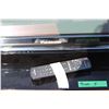 Image 2 : **Panasonic Tv With Remote 42"