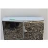 Image 4 : **3 Shelf Medicine Cabinet 25 x 24 x 5