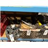 Image 4 : SHELF OF ASSORTED STEEL STRAPPING, HARDWARE, TOOL BAGS & RUBBER TUBES